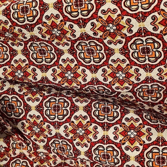 Max Studio Red High Paperbag Tie Waist Shorts W/Geometric Design Sz M NWT - Picture 2 of 6